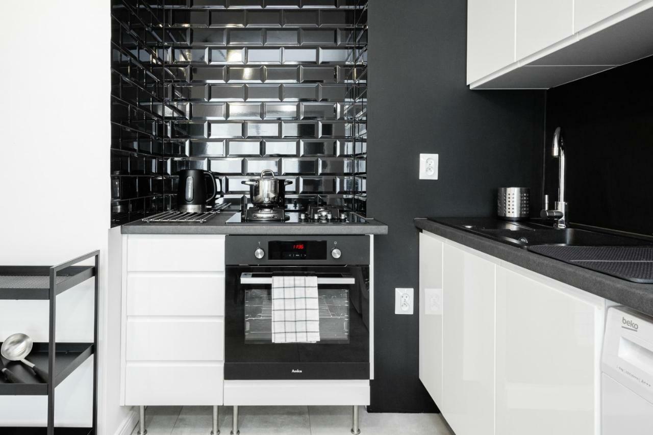 First Central Apartments By Noclegi Renters Warsaw Ngoại thất bức ảnh