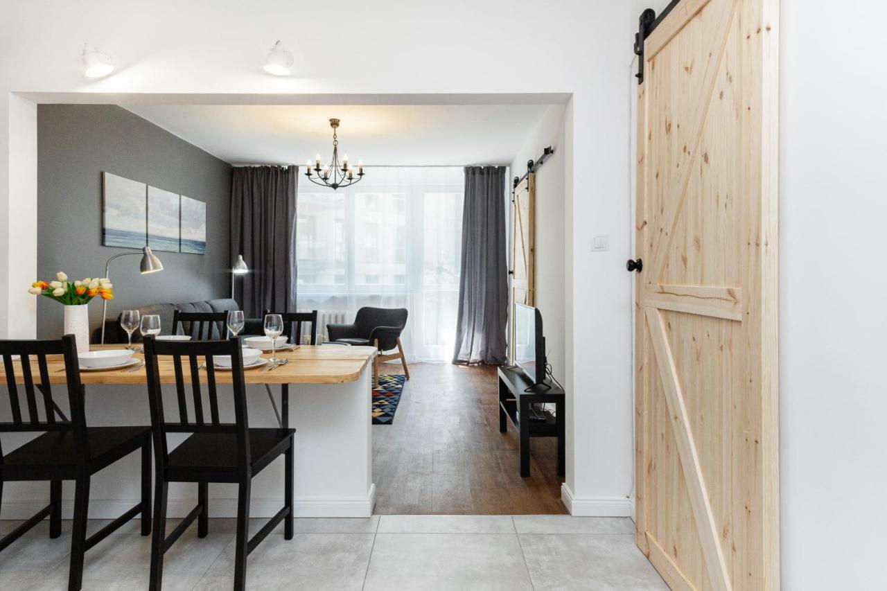 First Central Apartments By Noclegi Renters Warsaw Ngoại thất bức ảnh