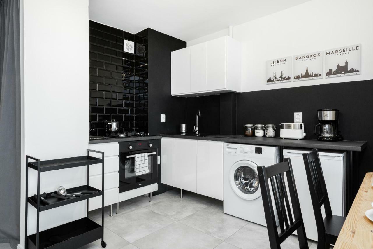First Central Apartments By Noclegi Renters Warsaw Ngoại thất bức ảnh